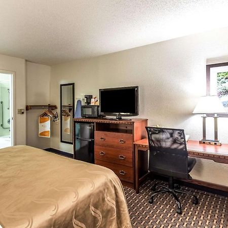 Quality Inn Milwaukee- Brookfield Ngoại thất bức ảnh