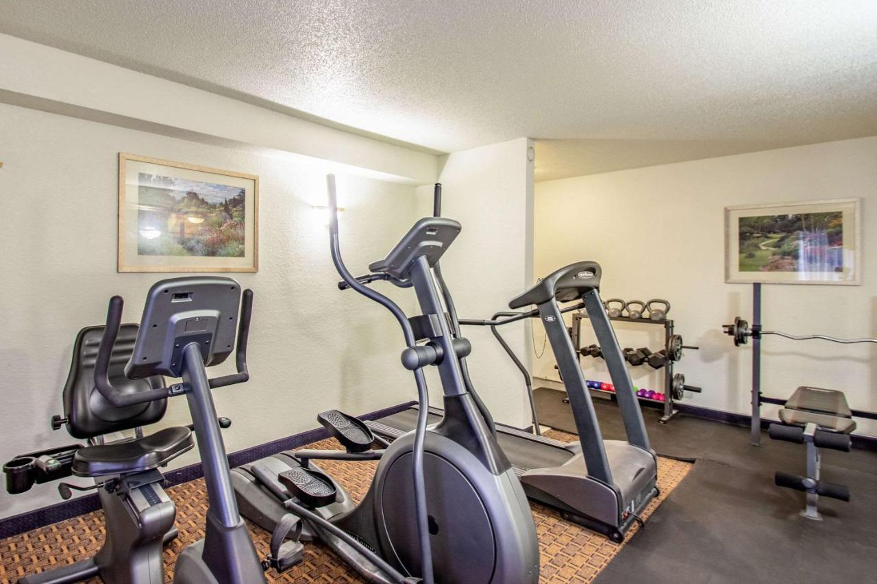 Quality Inn Milwaukee- Brookfield Ngoại thất bức ảnh