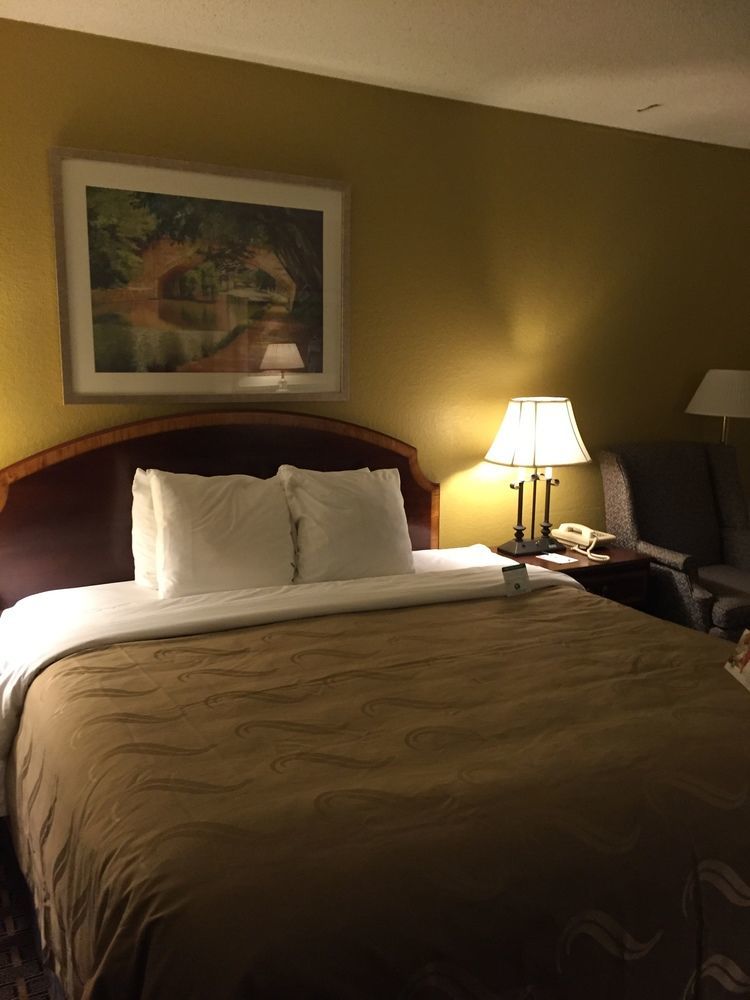 Quality Inn Milwaukee- Brookfield Ngoại thất bức ảnh