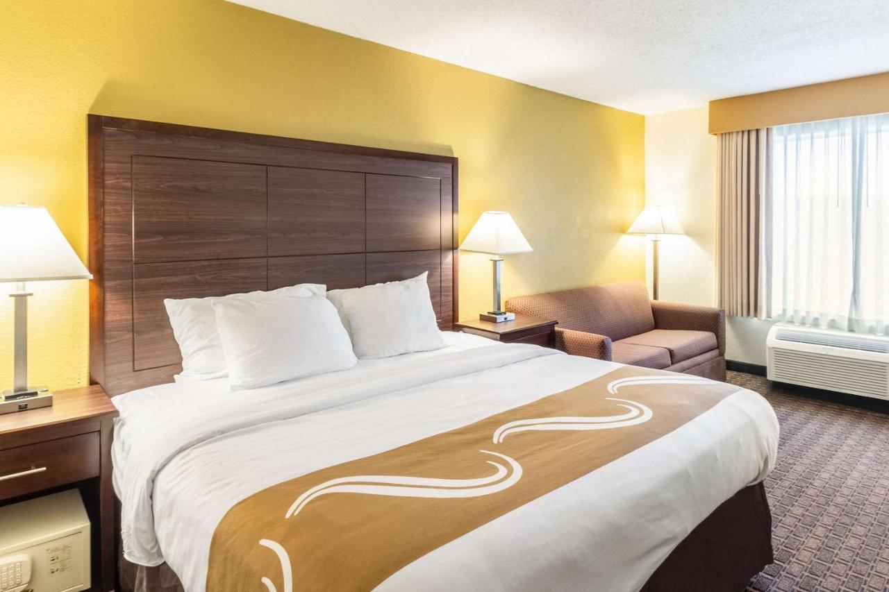 Quality Inn Milwaukee- Brookfield Ngoại thất bức ảnh
