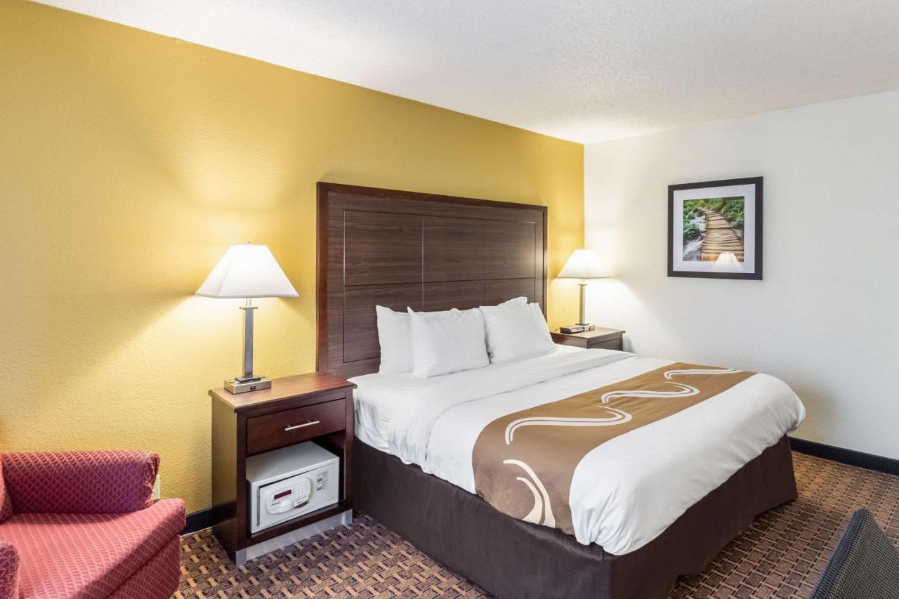 Quality Inn Milwaukee- Brookfield Ngoại thất bức ảnh